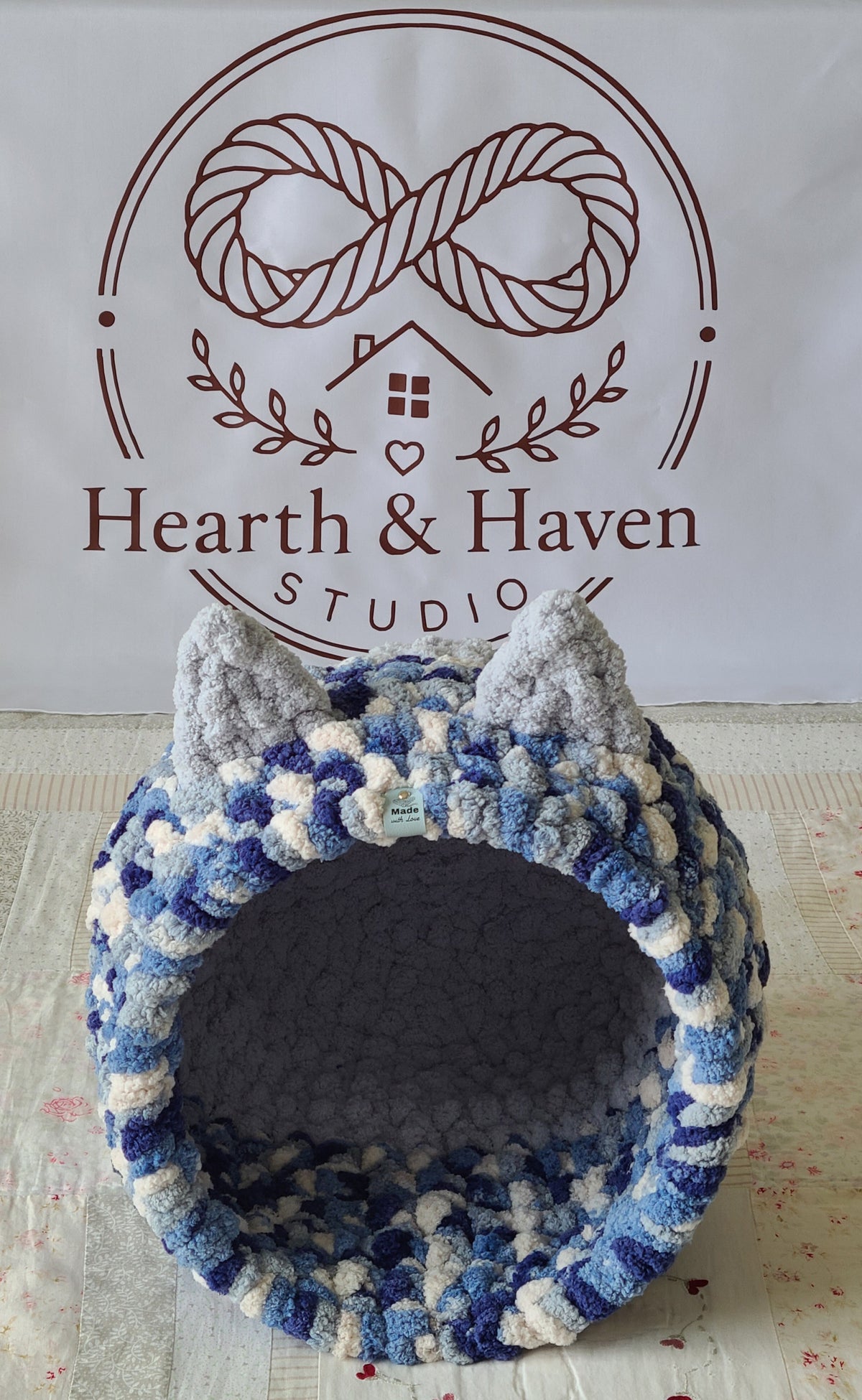 Snuggle Pod in Glacier Blue