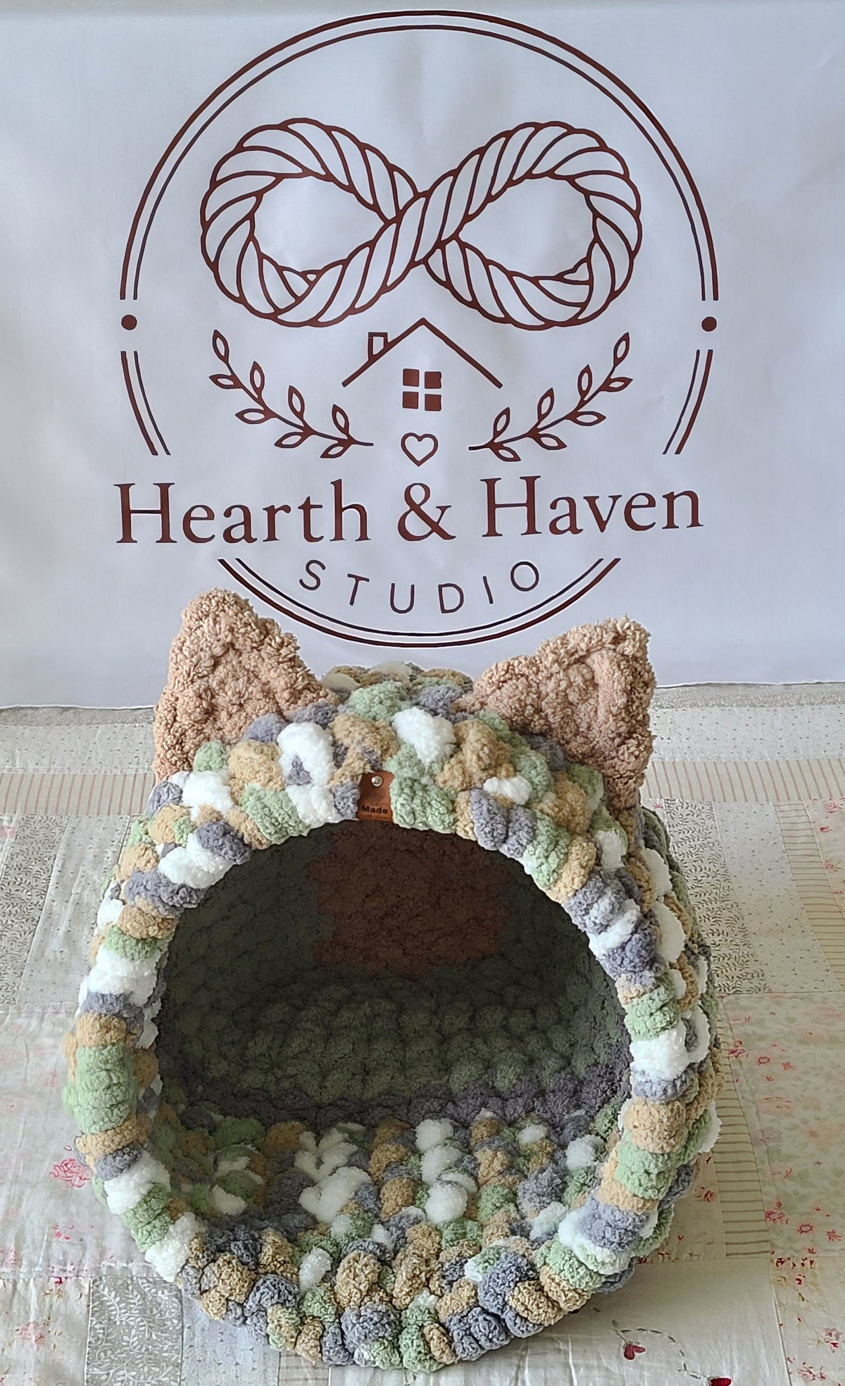 Snuggle Pod in Meadow Green